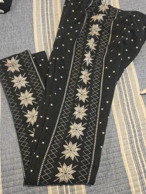 SO Knit Snowflake Leggings Size XS